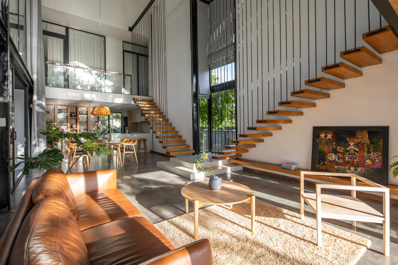 Bí mật trong ngôi nhà thép khiến ai cũng thích ở