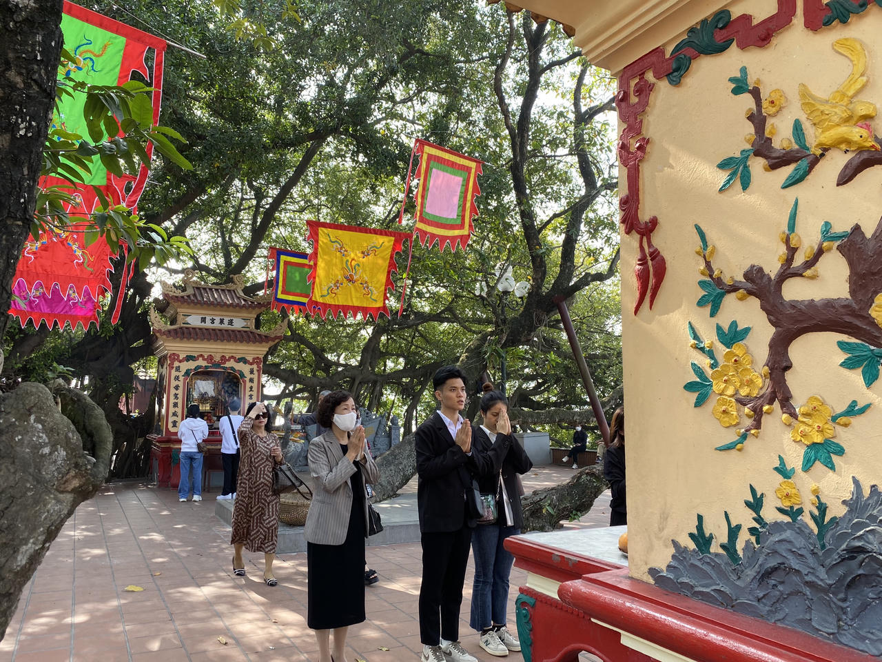 Phủ Tây Hồ vắng người trong dịp cuối năm 