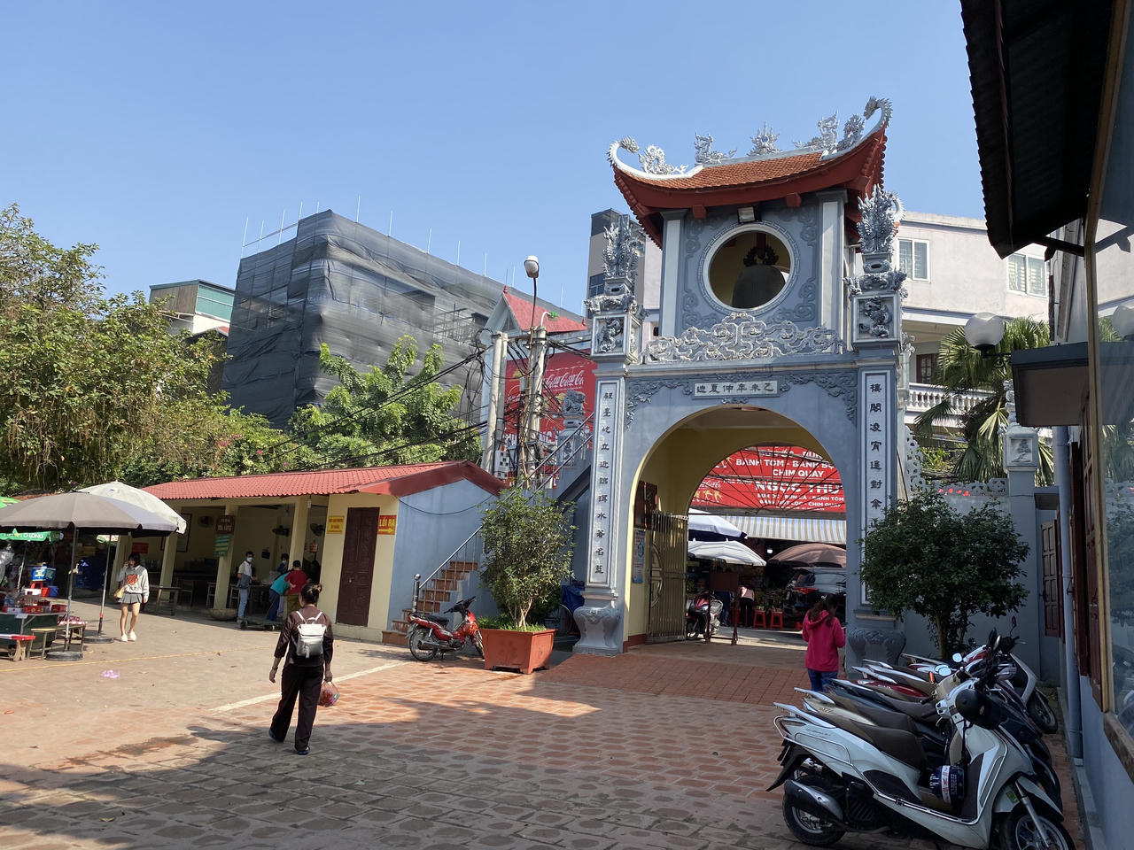 Phủ Tây Hồ vắng người trong dịp cuối năm 