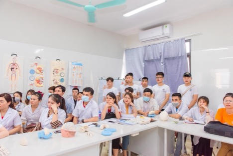 Hàng trăm cơ hội việc làm chờ đón sinh viên trường Đại học Thành Đông 