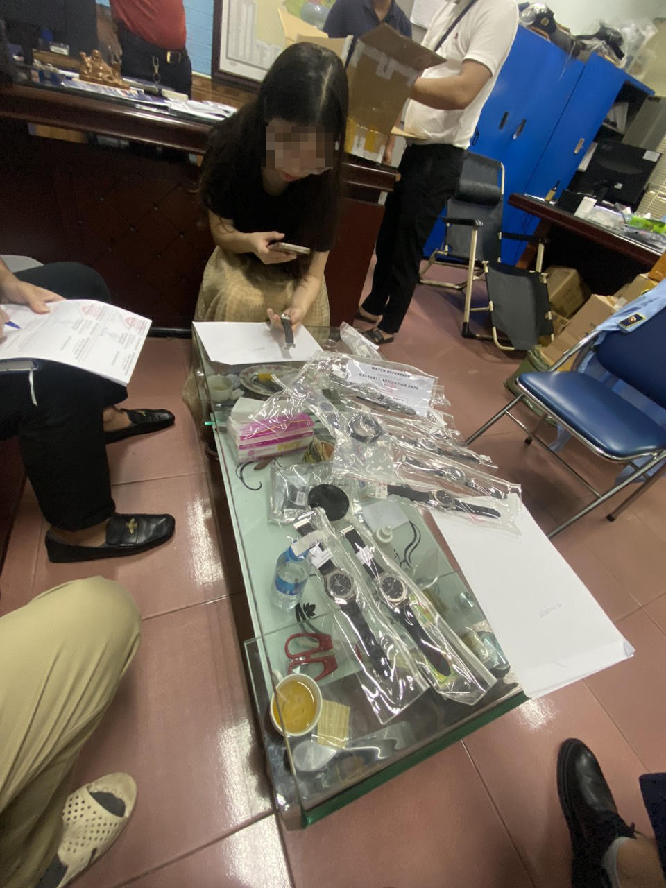 Tạm giữ 37 chiếc đồng hồ Rolex, Hublot không hóa đơn chứng từ