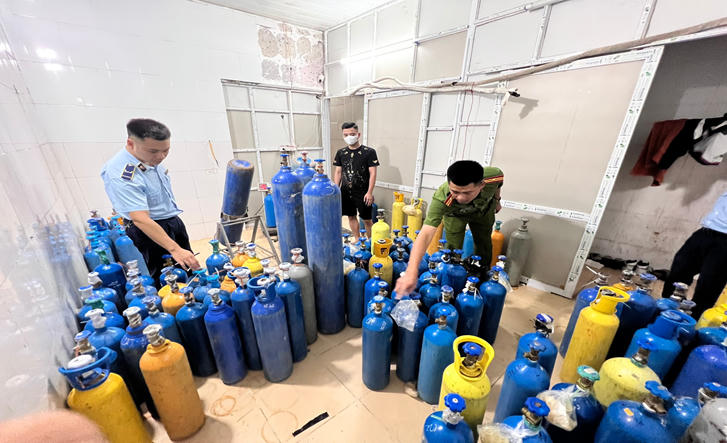 Phát hiện bình khí cười dạng mới lần đầu xuất hiện tại Hà Nội