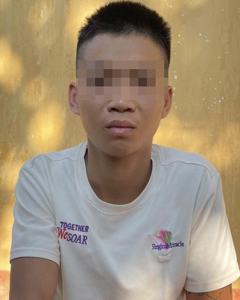 Thanh niên say rượu "thông chốt" đâm xe vào Đại úy Cảnh sát giao thông Hà Giang