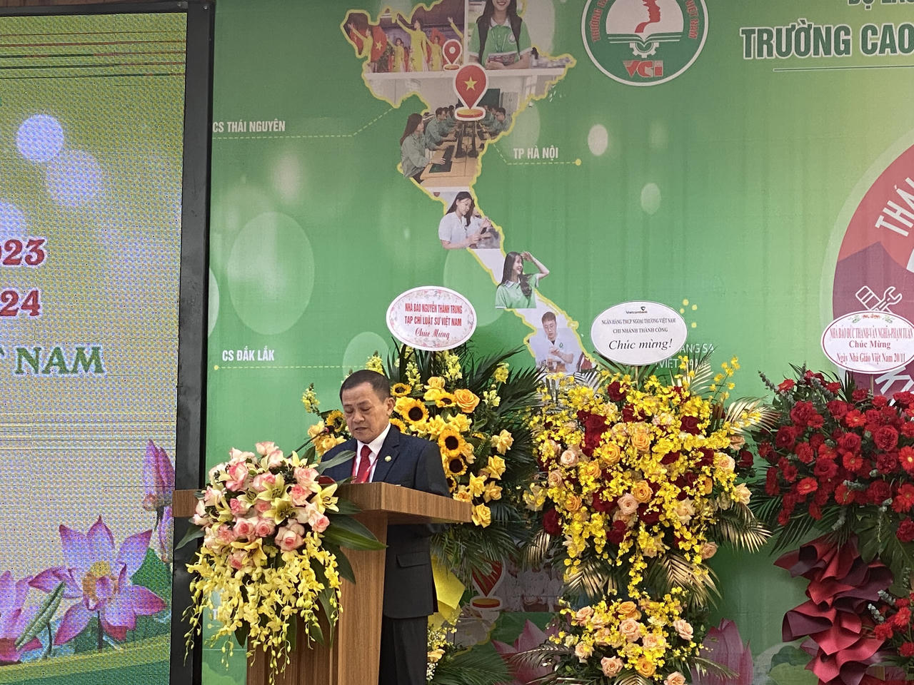 Trường Cao đẳng Công thương Việt Nam long trọng tổ chức khai giảng năm 2023-2024