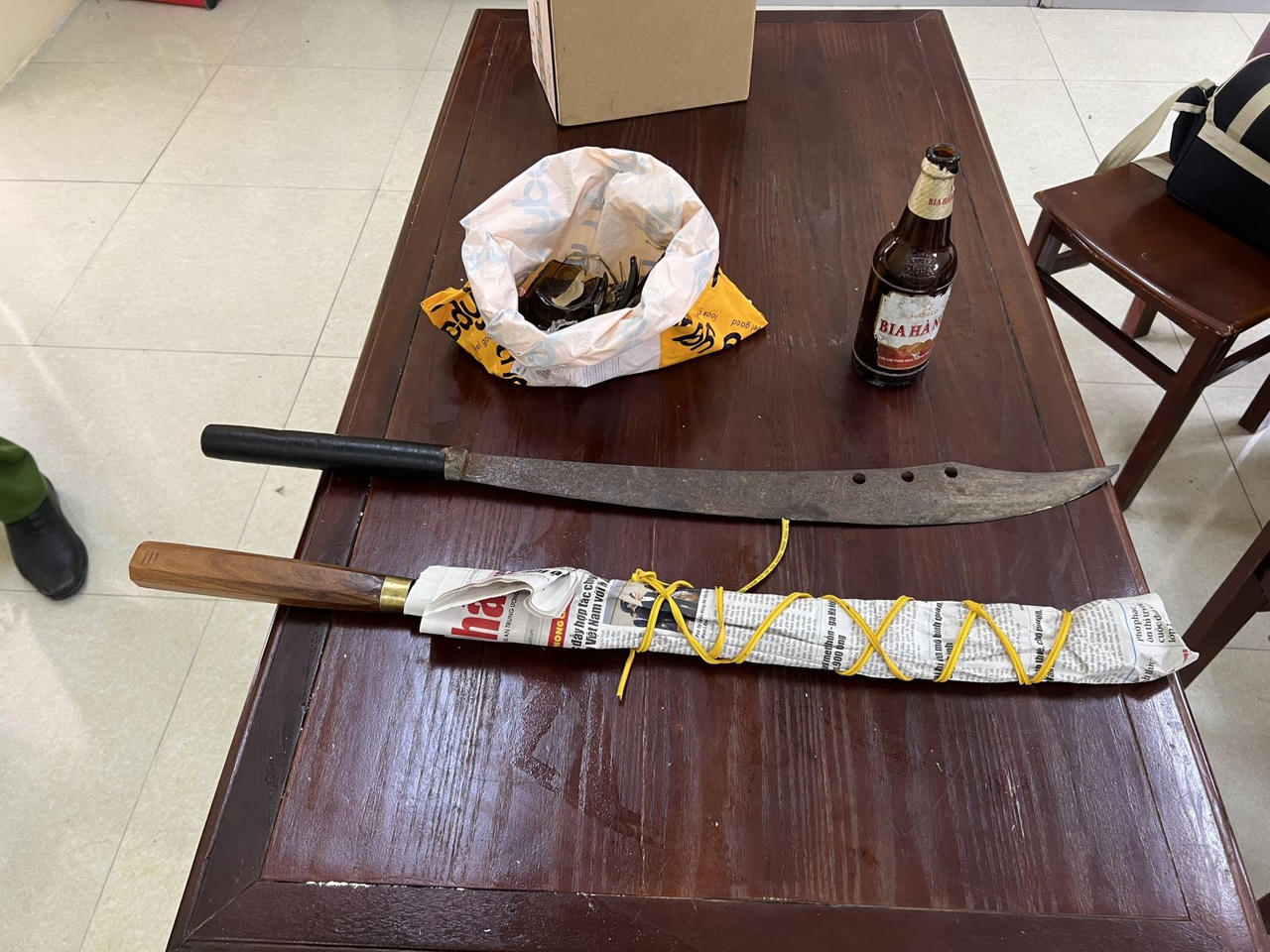 Bắt nhóm thanh thiếu niên mang hung khí gây náo loạn đường phố ở Hưng Yên