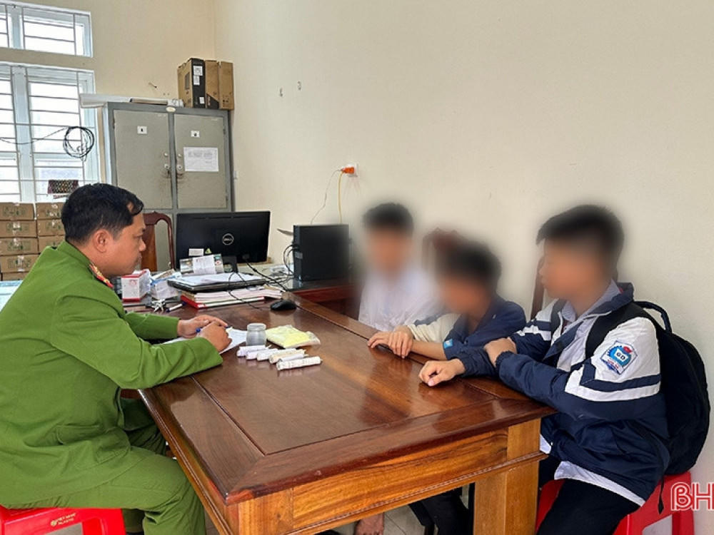 Liên tiếp phát hiện nhiều thanh niên, học sinh tự chế pháo nổ