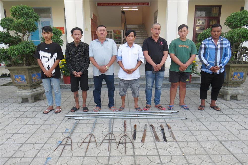  Khởi tố, bắt tạm giam 12 đối tượng gây rối trật tự công cộng