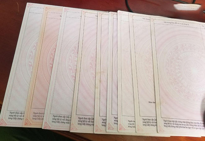 Bắt đối tượng sử dụng 16 giấy chứng nhận quyền sử dụng đất giả thế chấp vay tiền
