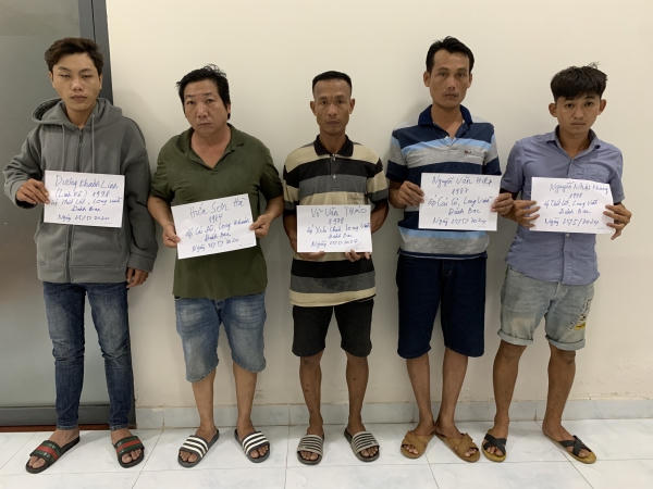 Tụ tập đánh bạc bằng hình thức đá gà qua mạng, 14 đối tượng bị bắt giữ