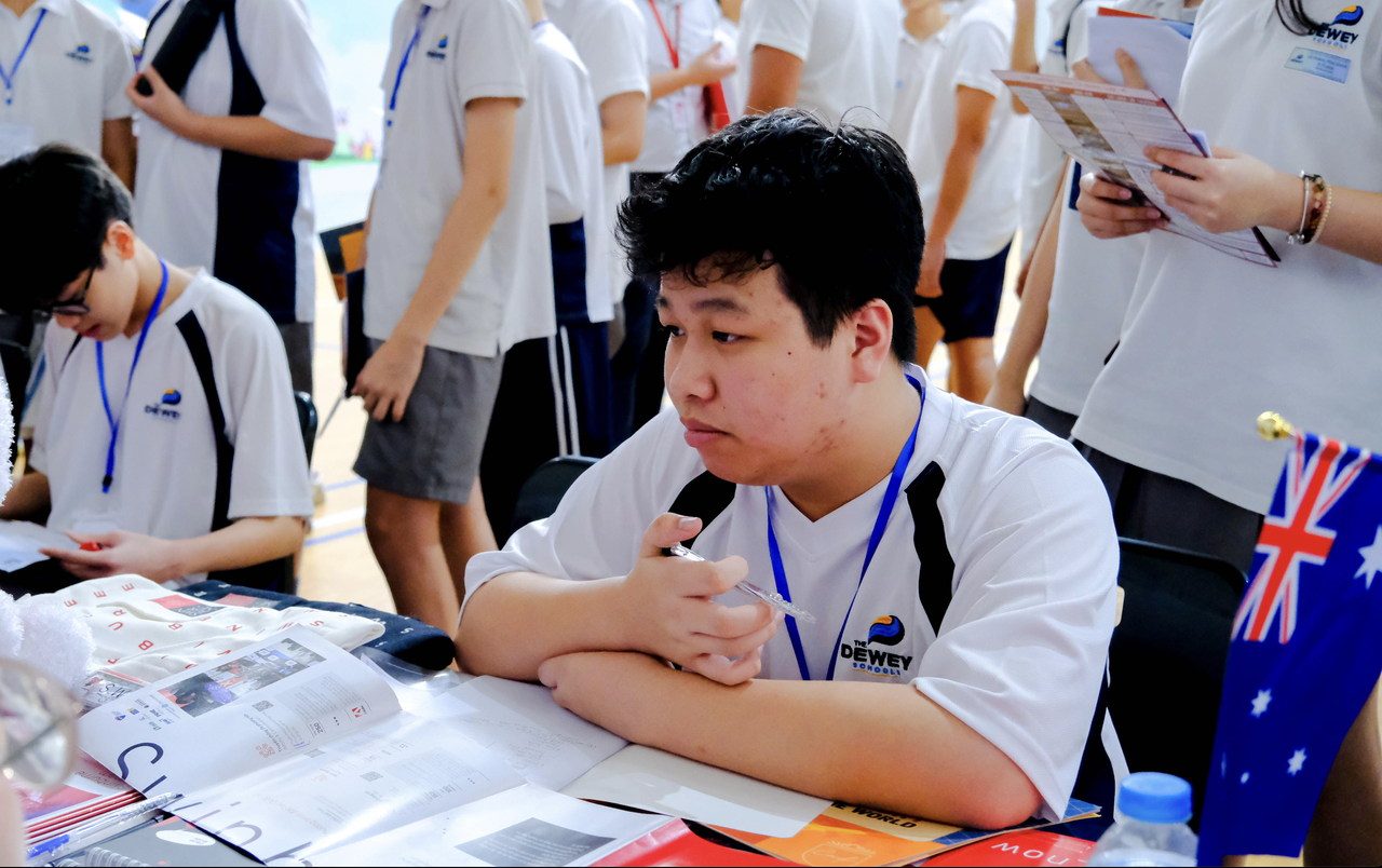 Hướng dẫn chọn ngành cho học sinh phổ thông qua liên kết đại học để kết nối tương lai 