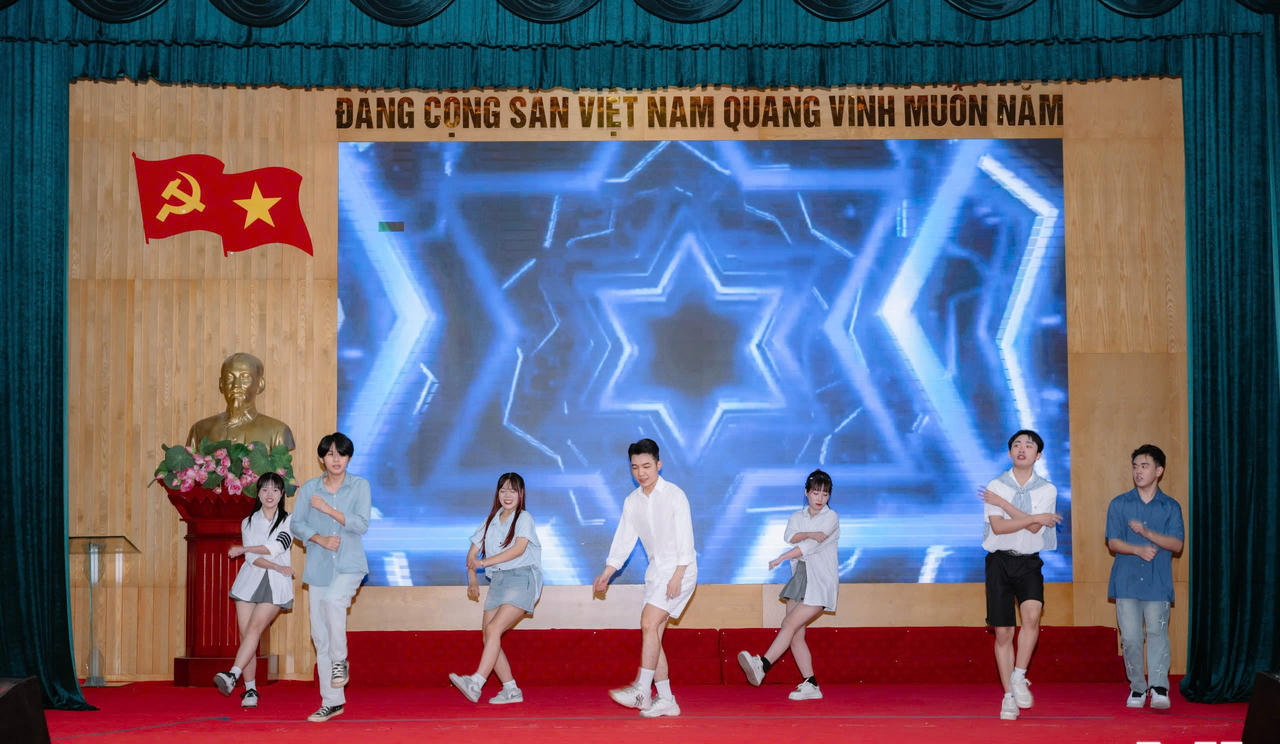 Trường Đại học Công nghiệp Việt - Hung long trọng tổ chức lễ khai giảng k48 hệ đại học chính quy