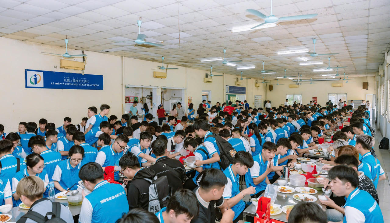 Trường Đại học Công nghiệp Việt - Hung long trọng tổ chức lễ khai giảng k48 hệ đại học chính quy