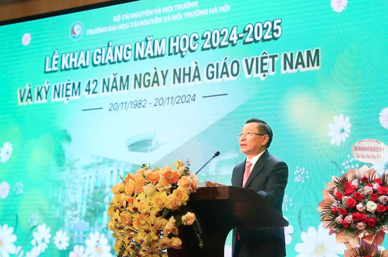 Trường Đại học Tài nguyên và Môi trường khai giảng năm học mới và kỷ niệm ngày 20/11