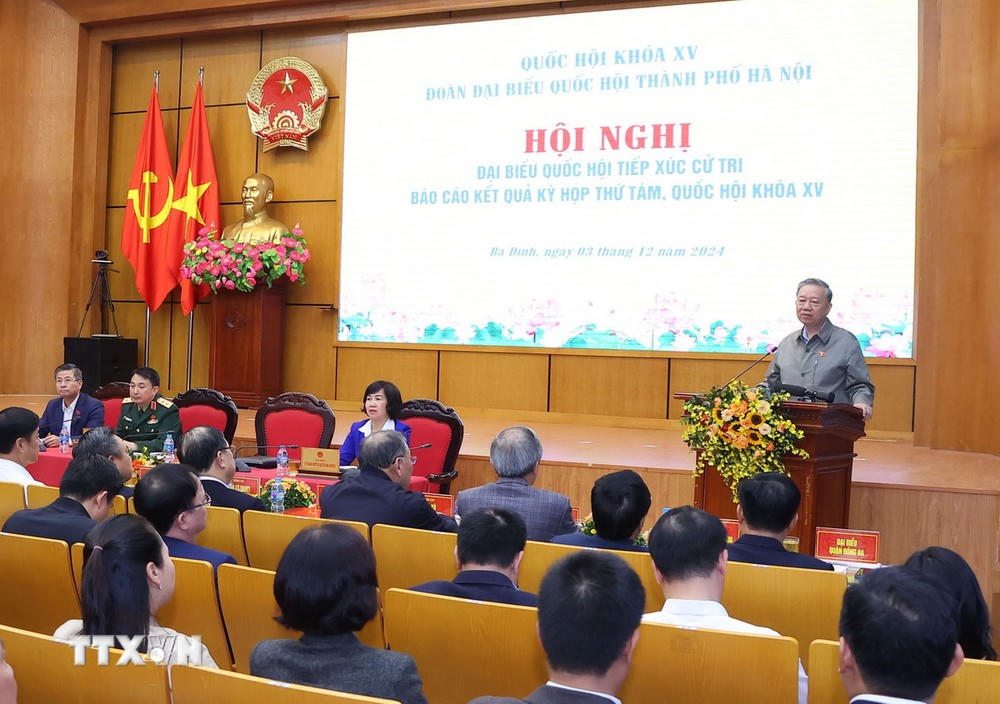 Tổng Bí thư: Kiện toàn bộ máy chính trị với tinh thần 'vừa chạy vừa xếp hàng'