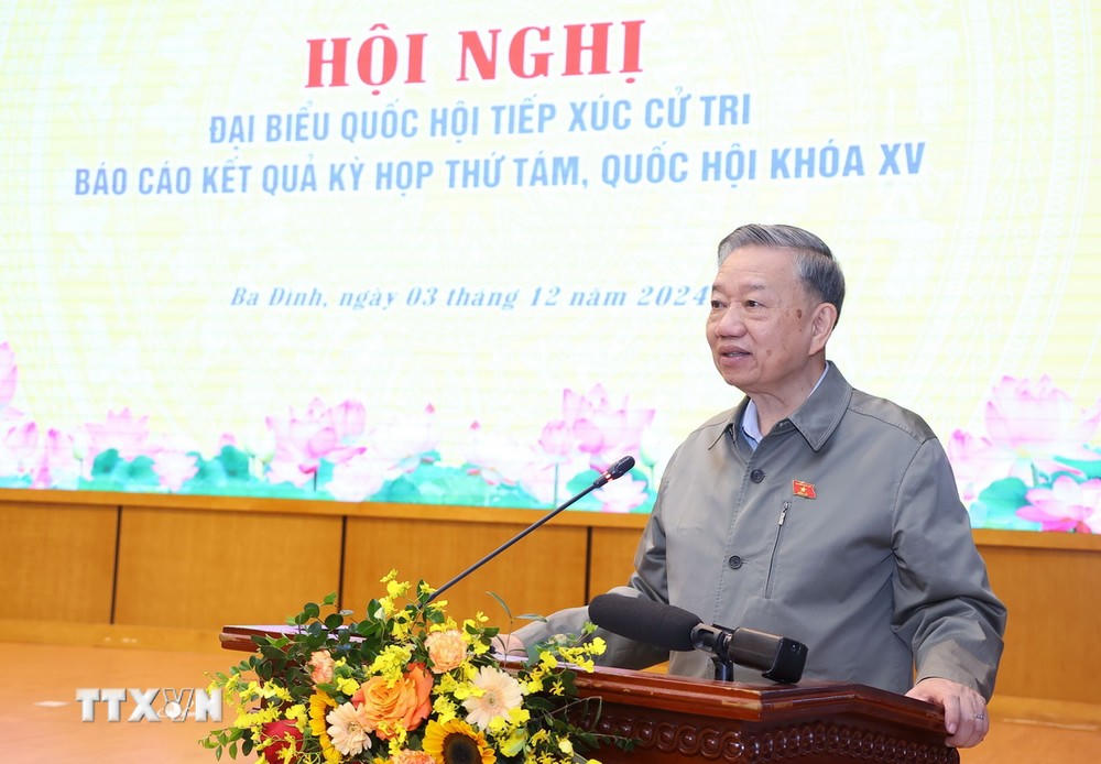 Tổng Bí thư: Kiện toàn bộ máy chính trị với tinh thần 'vừa chạy vừa xếp hàng'