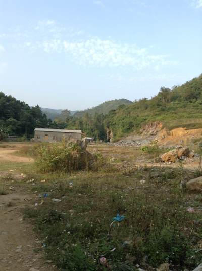 Tỉnh nghèo “quăng tiền” vào dự án… “đắp chiếu“