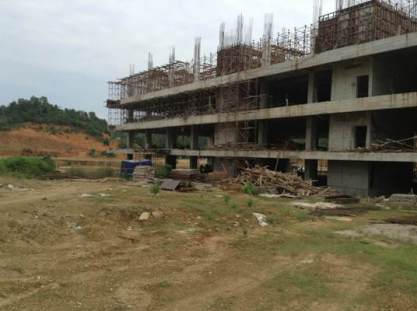 Bệnh viện đa khoa 500 giường thi công kiểu "rùa bò"