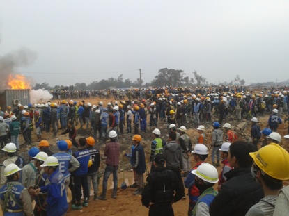 Vụ quá khích tại nhà máy Samsung là “giọt nước tràn ly“?