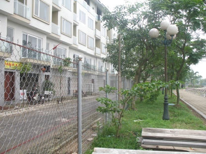 UBND phường Trung Văn cắt hàng rào “sửa sai"