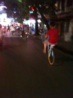 Hà Nội : Quái xế xe đạp lộng hành