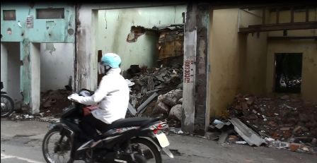 Kinh doanh cùng “tử thần” trong những ngôi nhà sắp sập