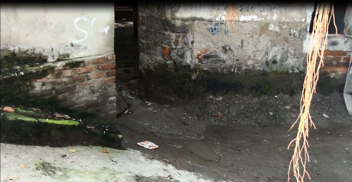 Kinh doanh cùng “tử thần” trong những ngôi nhà sắp sập