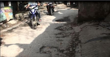 Kinh doanh cùng “tử thần” trong những ngôi nhà sắp sập