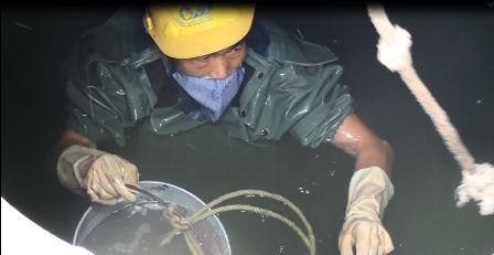 Hà Nội nạo vét cống ngầm trước mùa mưa lũ