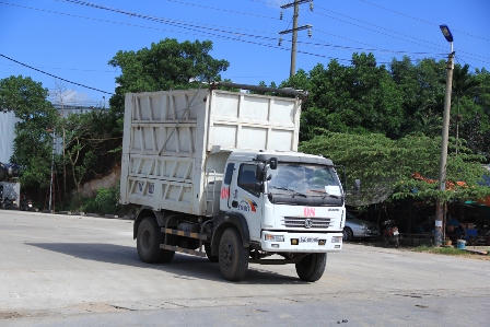 Quảng Ninh: Ai chống lưng cho xe quá khổ “tung hoành” tại cảng Cái Lân?