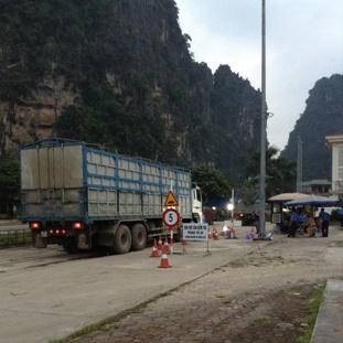 Cận cảnh trạm cân bị tố “tiếp tay” cho xe quá tải lộng hành