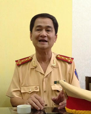 CSGT dẫn đoàn xe quá tải né trạm cân, cơ quan chức năng tỉnh Hòa Bình nói gì?