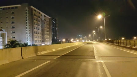 Hà Nội: Tiến hành “cấp cứu” mặt đường cầu cạn vành đai 3 