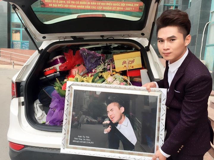 Ca sĩ Du Thiên hạnh phúc đón sinh nhật sớm cùng Fanclub 