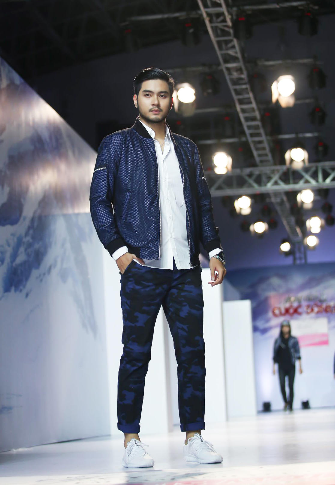 Nhà thiết kế Nguyễn Trung Mỹ ‘gây sốt’ với bộ sưu tập MYNG