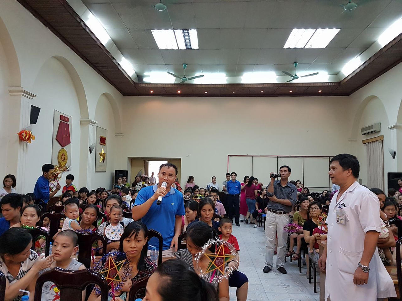 Hương Sen tổ chức “Ngày hội trăng rằm” cho các trẻ em đặc biệt