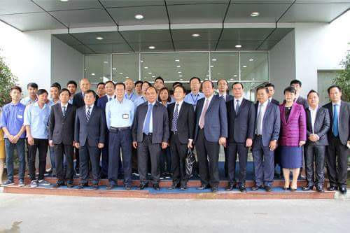 Thủ tướng thăm, làm việc tại KCN Đồng Văn II, Hà Nam