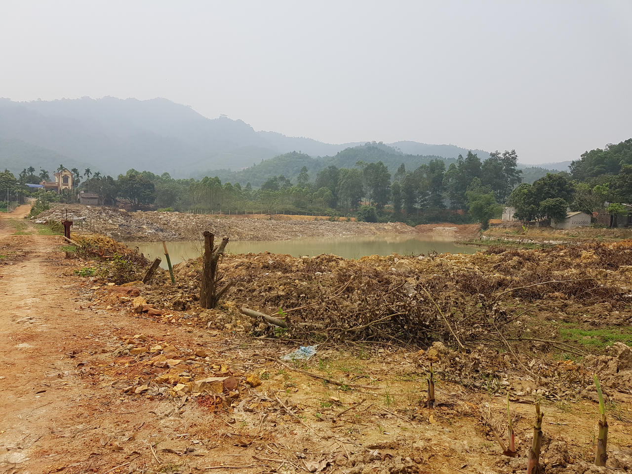 Xã Ngọc Thanh – Thị xã Phúc Yên: Diện tích hồ Ba Dốc bị “xâu xé”?