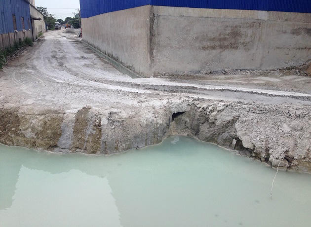 Trạm trộn bê tông Sông Đà – Việt Đức : Sản xuất hay “bức tử” nguồn nước?