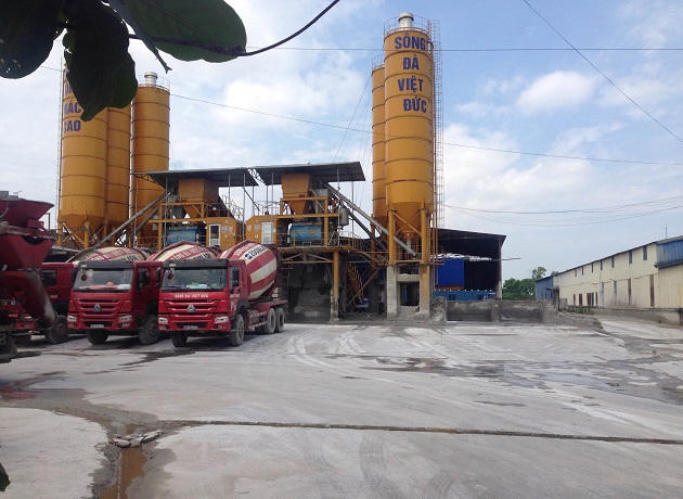 Trạm trộn bê tông Sông Đà – Việt Đức : Sản xuất hay “bức tử” nguồn nước?