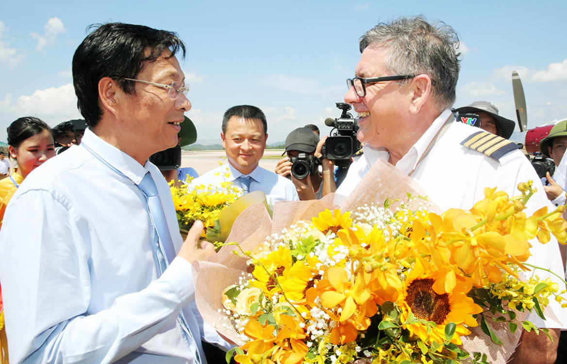 Cảng hàng không quốc tế Vân Đồn đón chuyến bay hiệu chỉnh đầu tiên