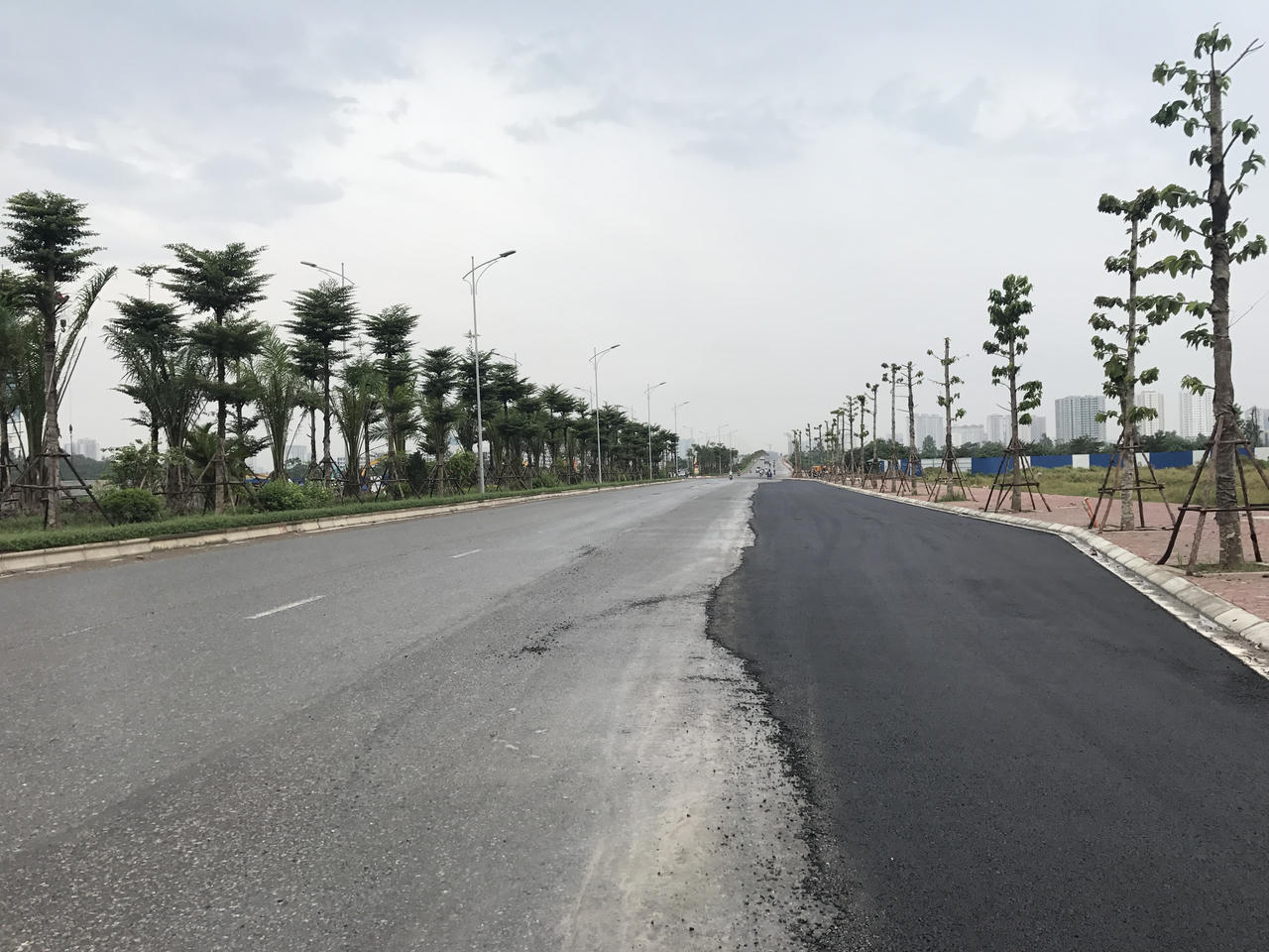 Thi công thần tốc tại tuyến đường trục phía Nam Hà Nội