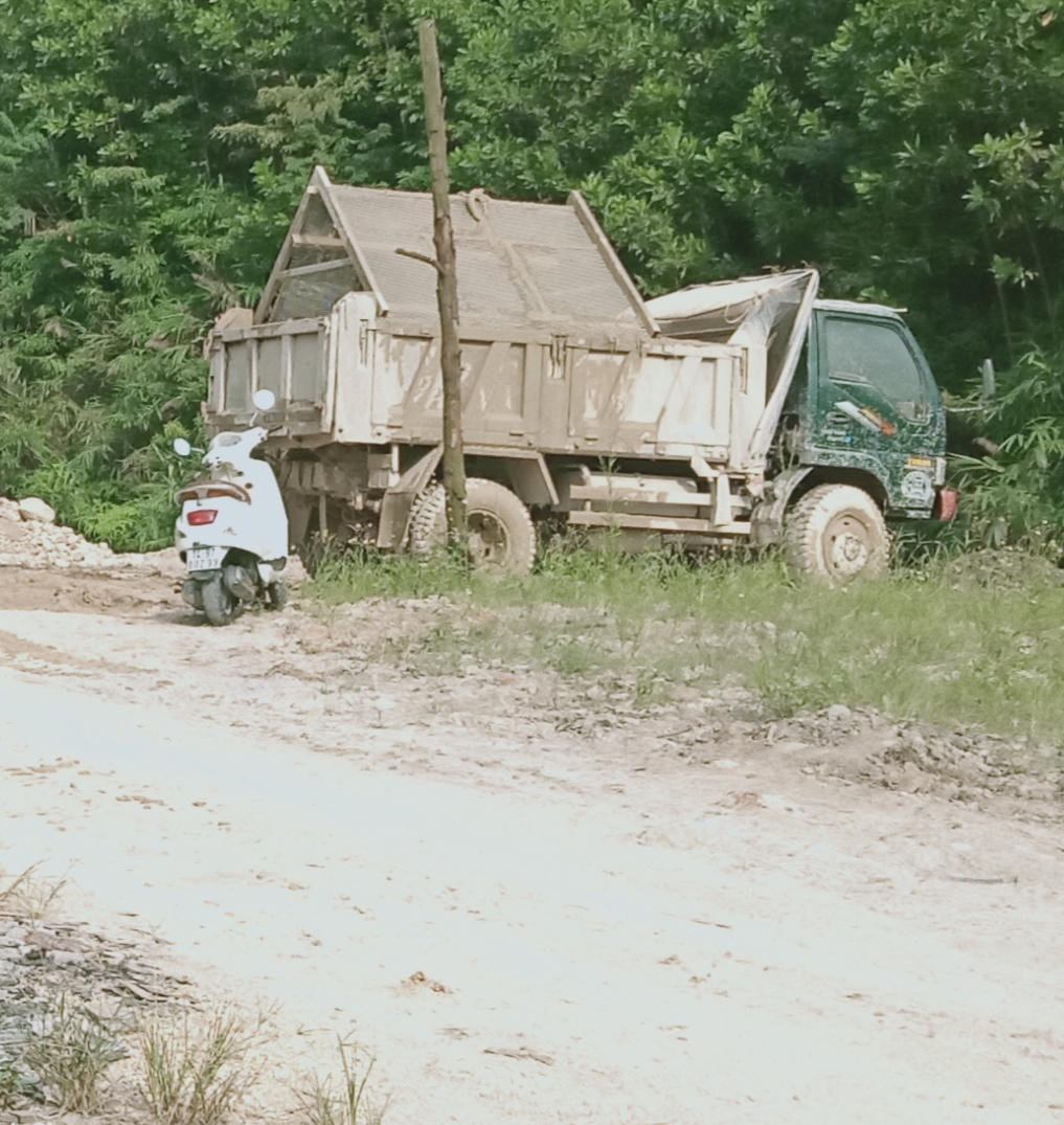 Khai thác trái phép hàng trăm khối cát mỗi ngày, Chủ tịch phường Cửa Ông nói “sẽ cho kiểm tra ngay”