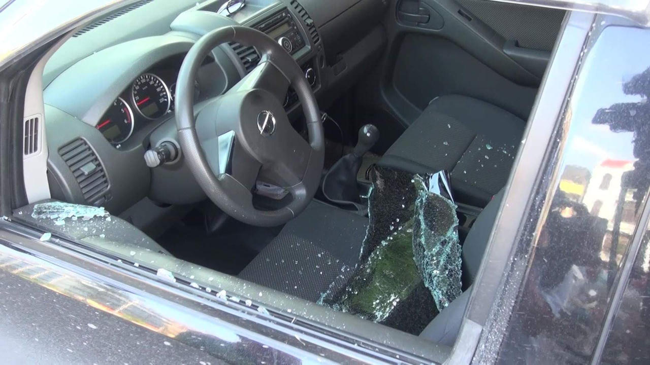 Quảng Ninh: Trắng trợn đập cửa kính xế hộp cướp 3,5 tỷ giữa ban ngày