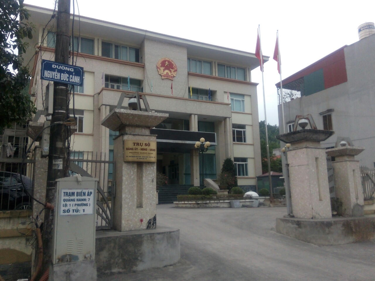 Quảng Ninh: Từ chối cung cấp thông tin, Chủ tịch phường “chỉ” phóng viên làm việc với doanh nghiệp