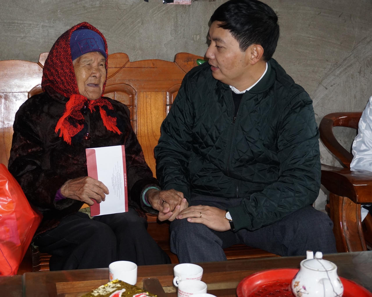 Báo Pháp luật Việt Nam mang hơi ấm đến người dân vùng biên Quảng Ninh