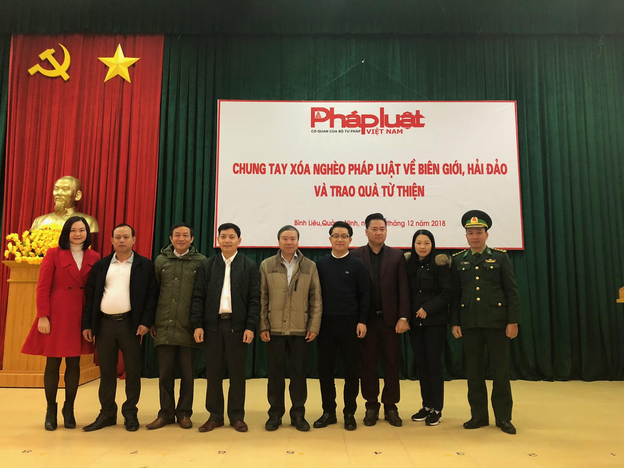 Báo Pháp luật Việt Nam mang hơi ấm đến người dân vùng biên Quảng Ninh