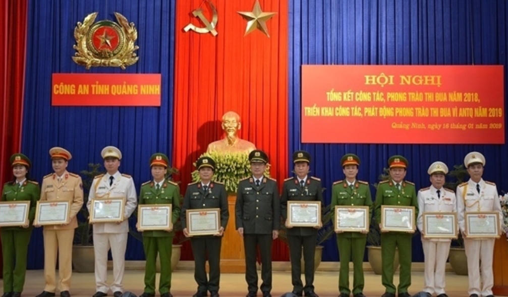 Khen thưởng hơn 1.000 lượt tập thể, cá nhân Công an tỉnh Quảng Ninh