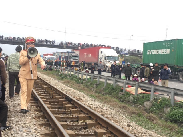 Nạn nhân vụ tai nạn giao thông kinh hoàng ở Hải Dương là cán bộ xã và cán bộ thôn