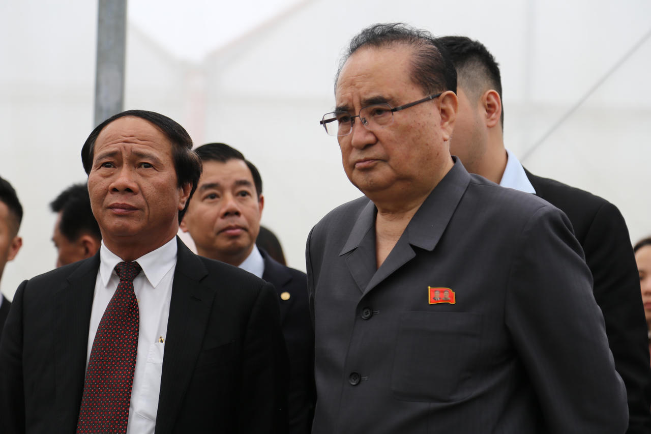 Phái đoán cấp cao của Triều Tiên thăm tổ hợp sản xuất ô tô Vinfast tại Hải Phòng