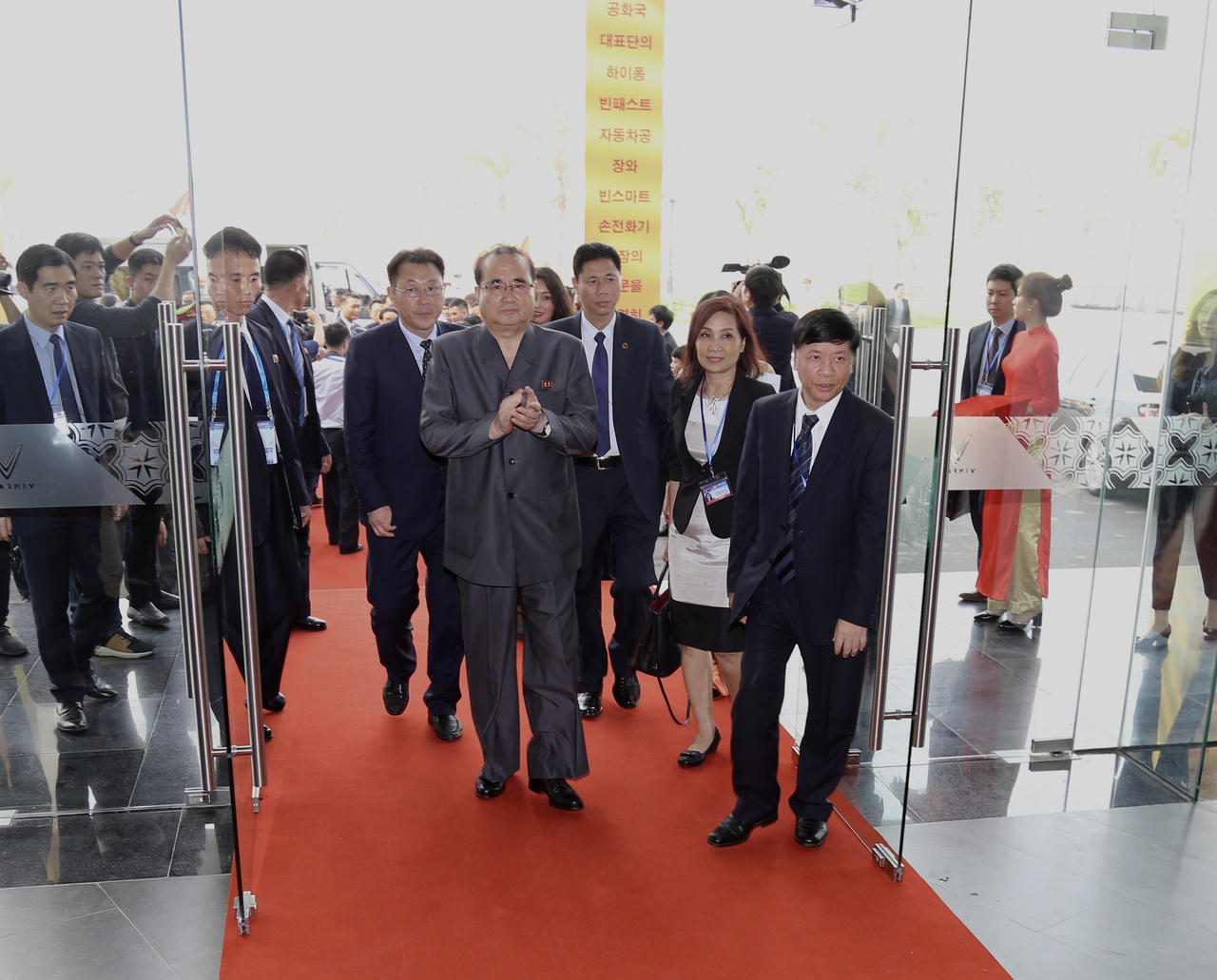 Phái đoán cấp cao của Triều Tiên thăm tổ hợp sản xuất ô tô Vinfast tại Hải Phòng